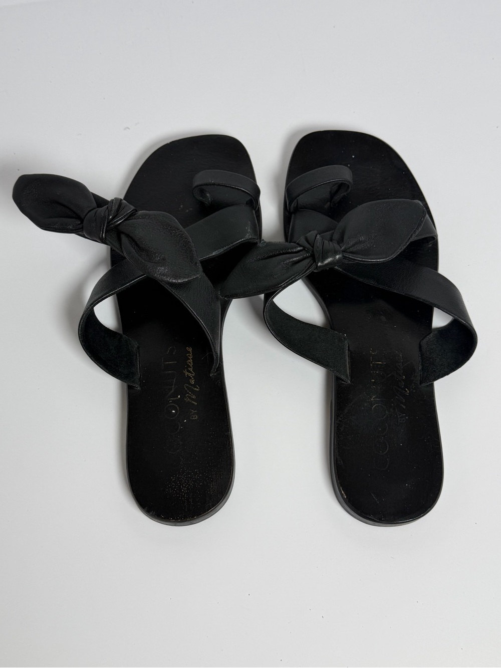 Coconuts by Matisse Vaughn Black Leather Bow Sandals Size 6